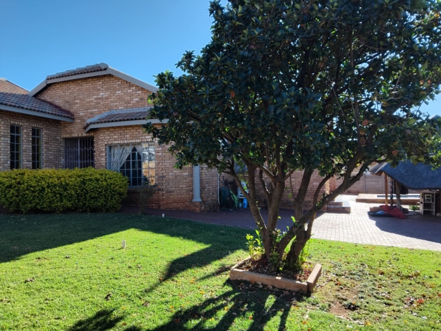4 Bedroom Property for Sale in Safari Gardens North West